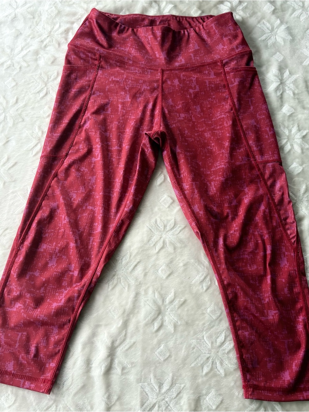 Adrienne Vittadini dark pink with lavender Printed Capri Leggings size large